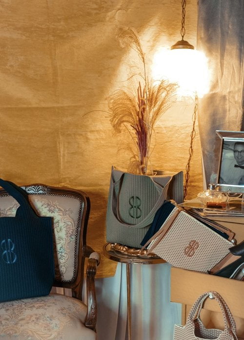 The Top 33 Window Display Companies