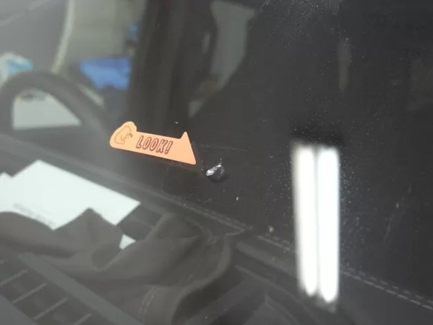 ジープラングラー フロントガラス 飛び石 リペア 1cmのひび割れ 大阪のフロントガラス修理なら ウィンド