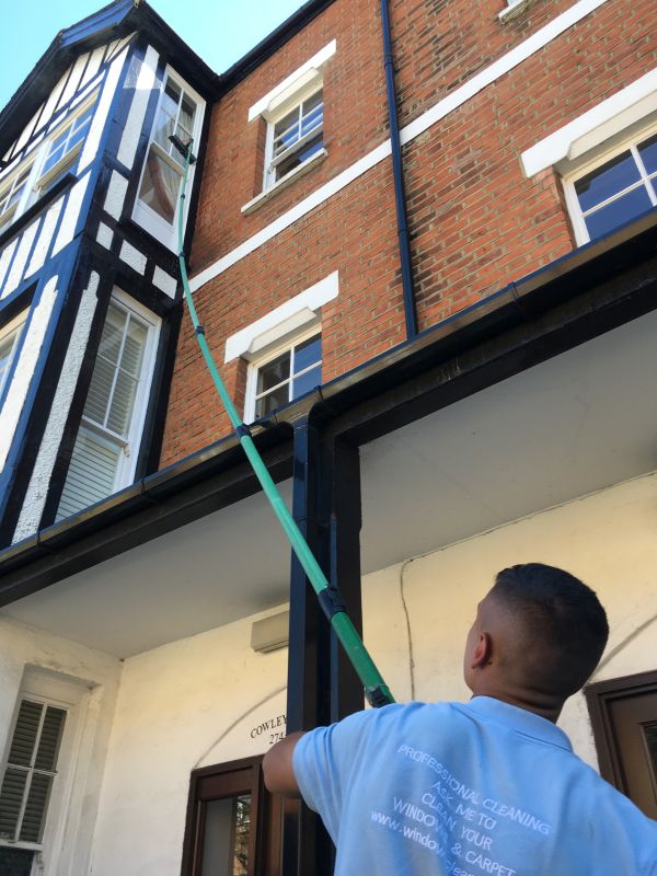 Kilburn Window Cleaners By P&T Service Ltd.