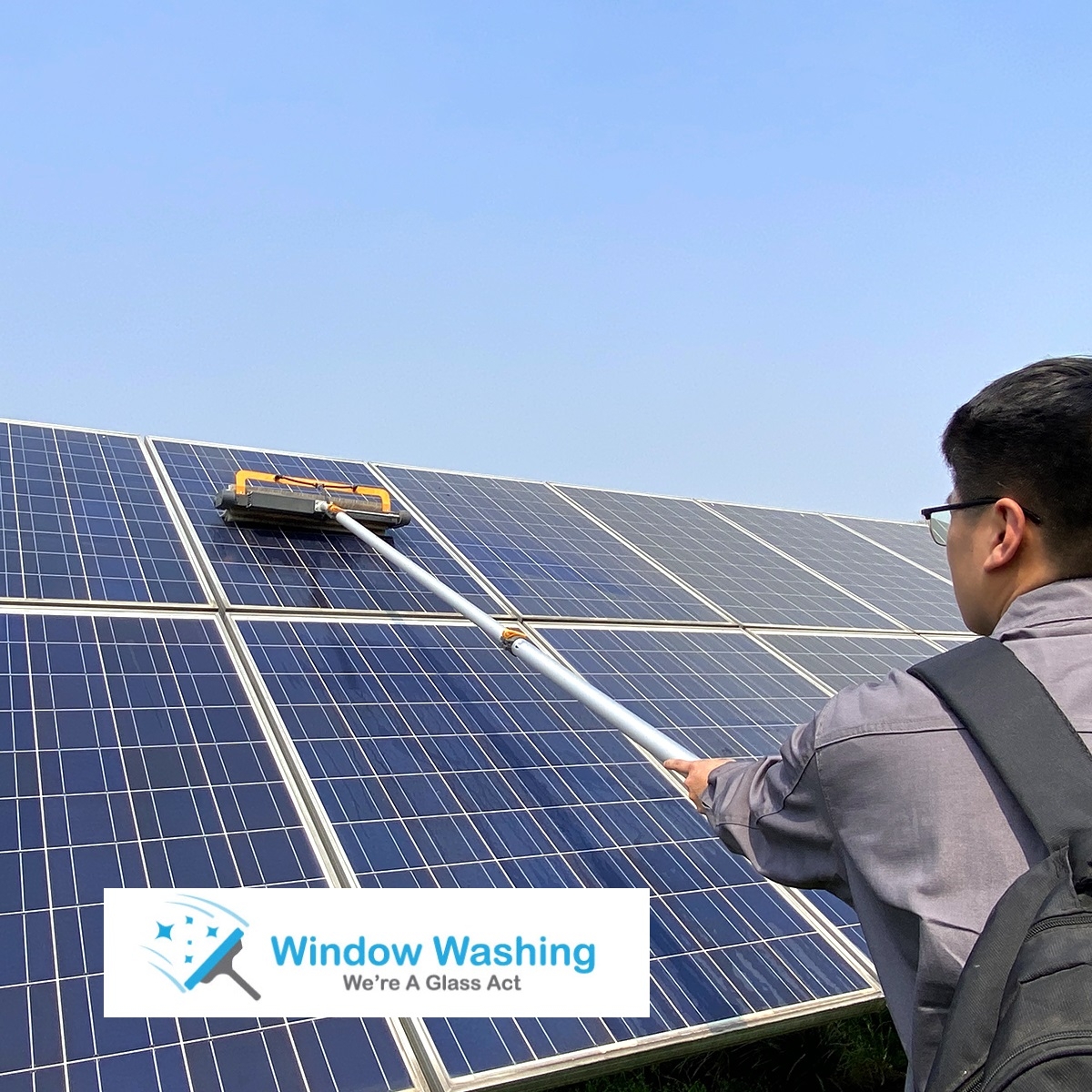 5.5m Pole Kit Lithium Battery Powered Rotating Solar Brush Cleaner