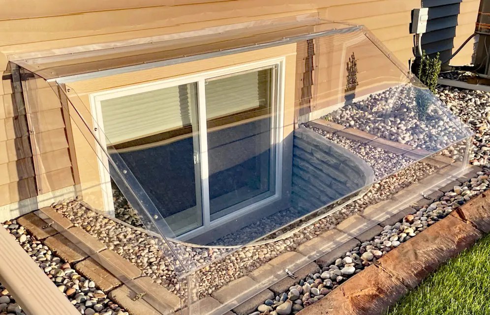 Window Well Covers Near Milwaukee, WI ⬙ Window Well Experts