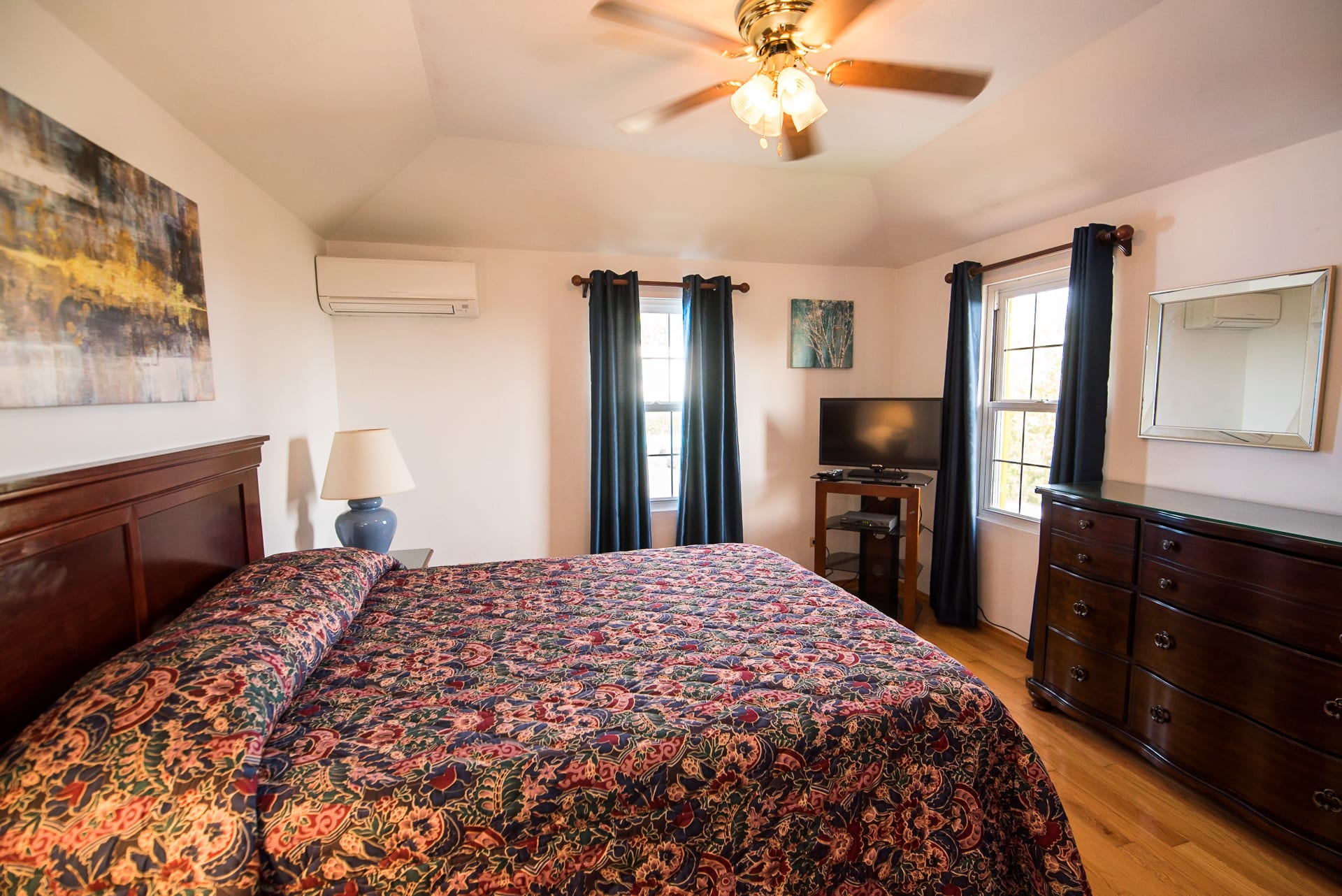 Unit 7 Two Bedroom Apartment Windsong Guest Apartments