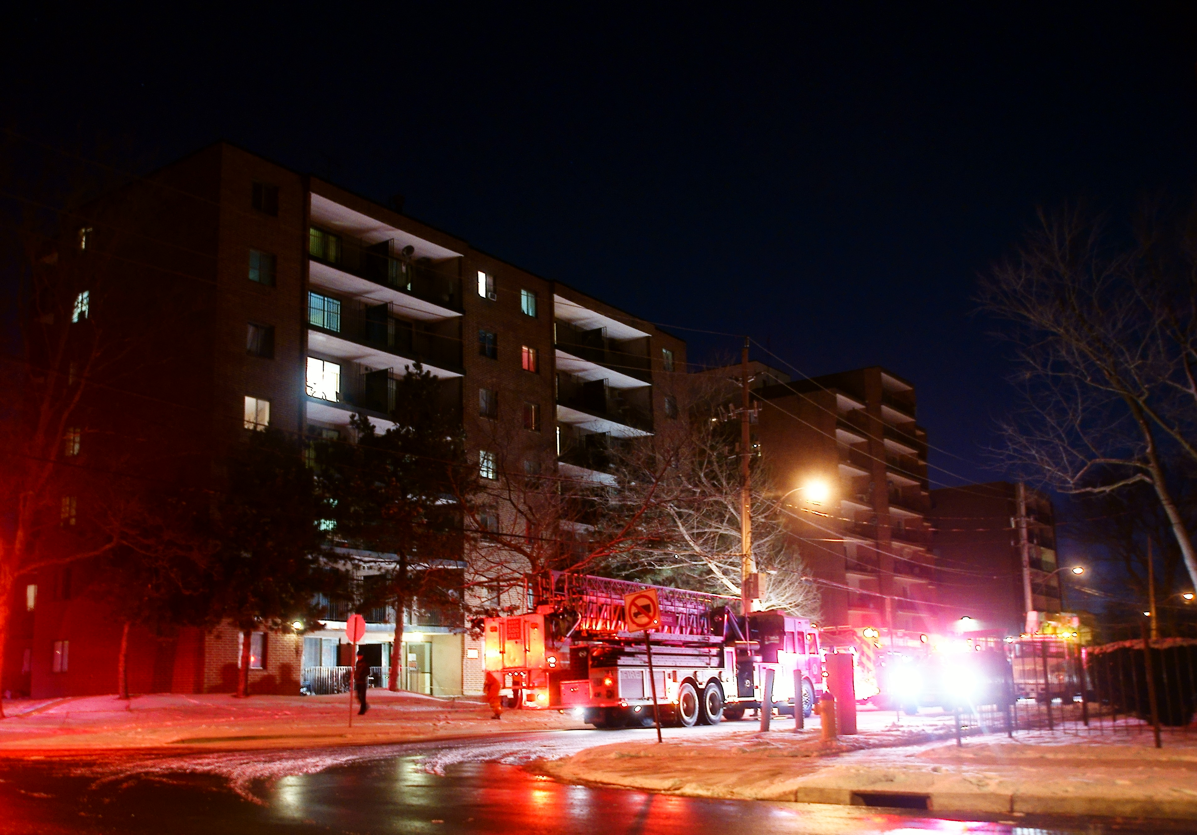 Windsor Firefighters Extinguish Apartment Fire on 3100 Block of