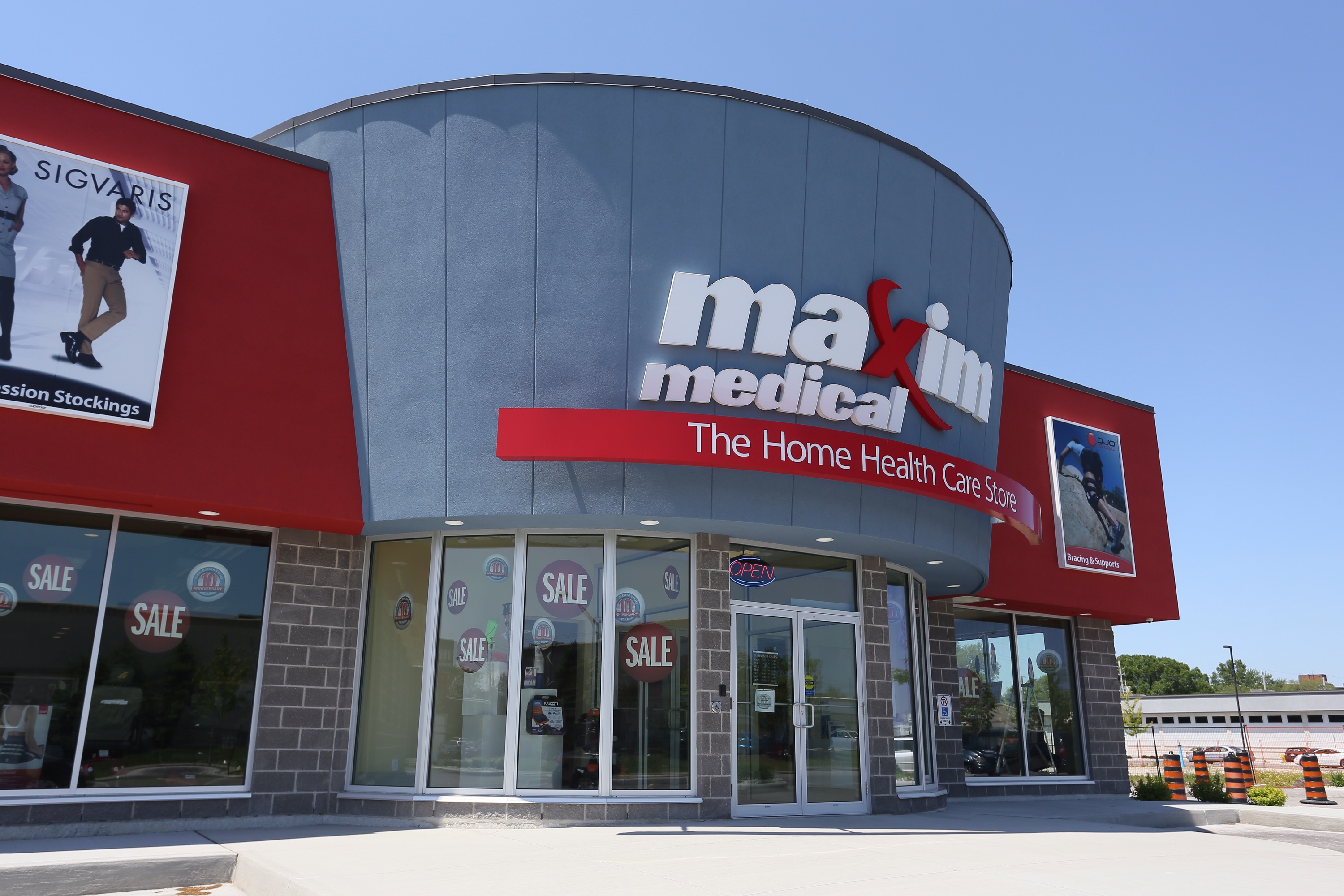 Maxim Medical Supplies Celebrates 10 Years, New Location