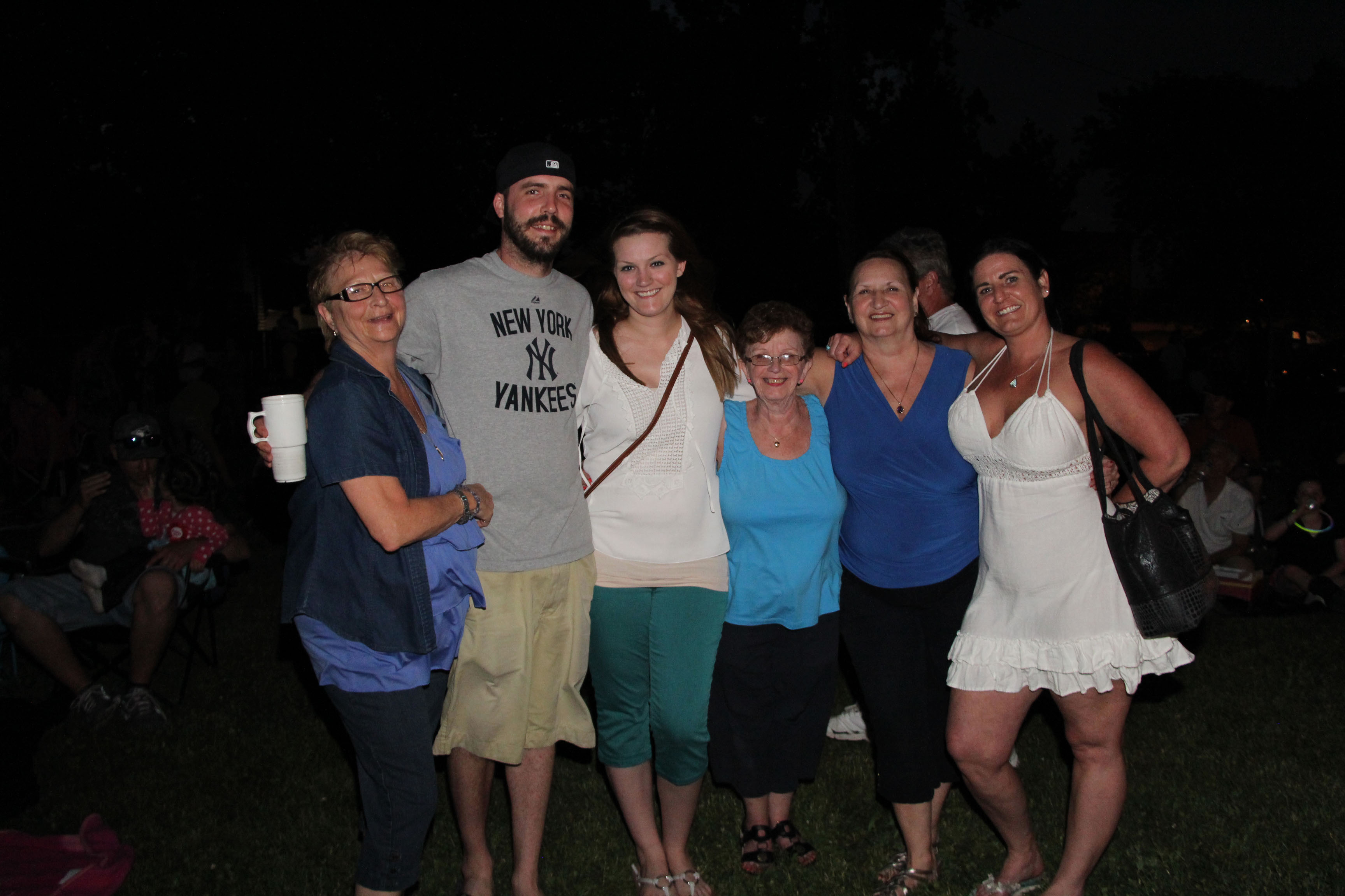 PHOTOS 6th Annual Ford City Fireworks windsoriteDOTca News windsor ontario's neighbourhood