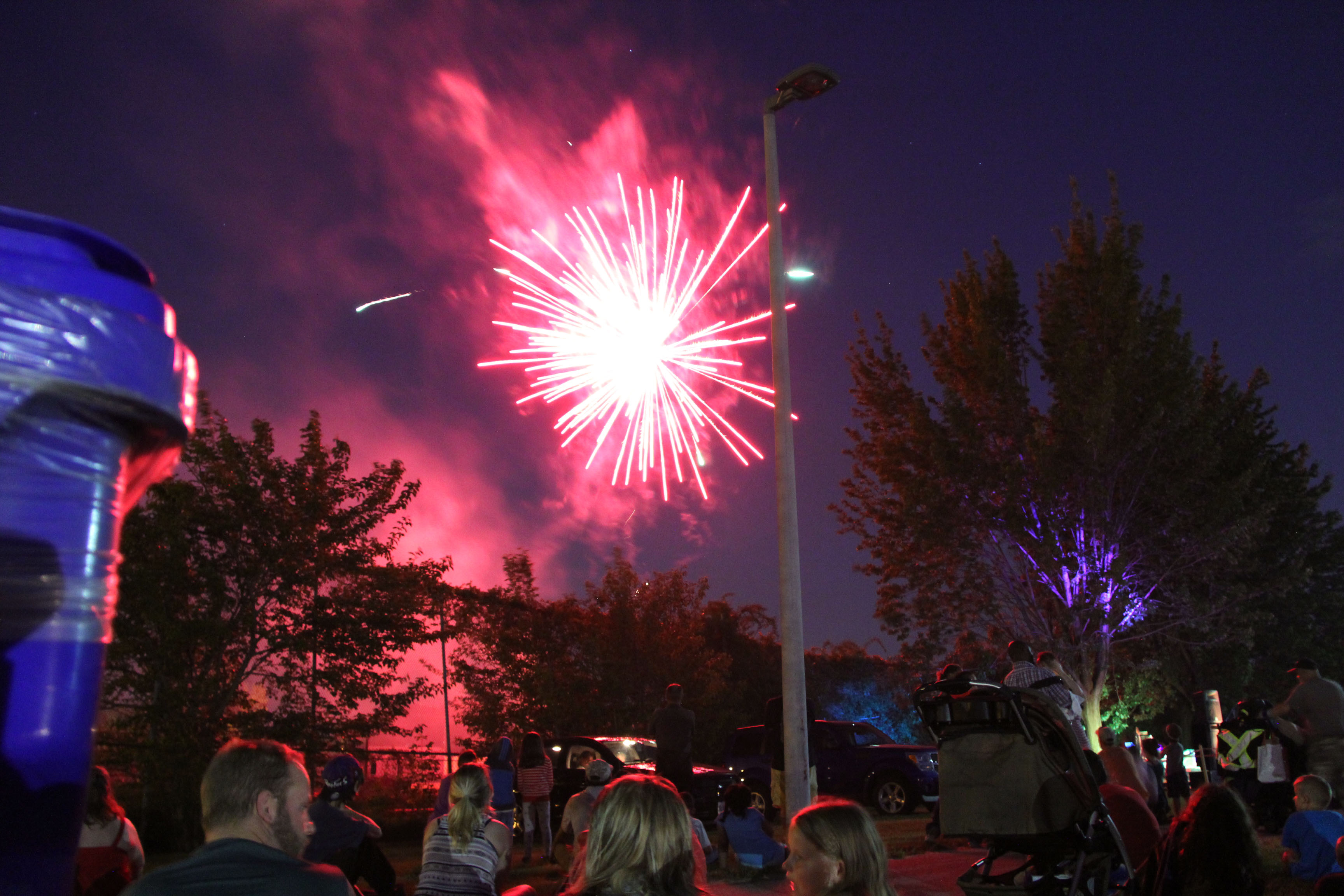 PHOTOS 6th Annual Ford City Fireworks windsoriteDOTca News windsor ontario's neighbourhood