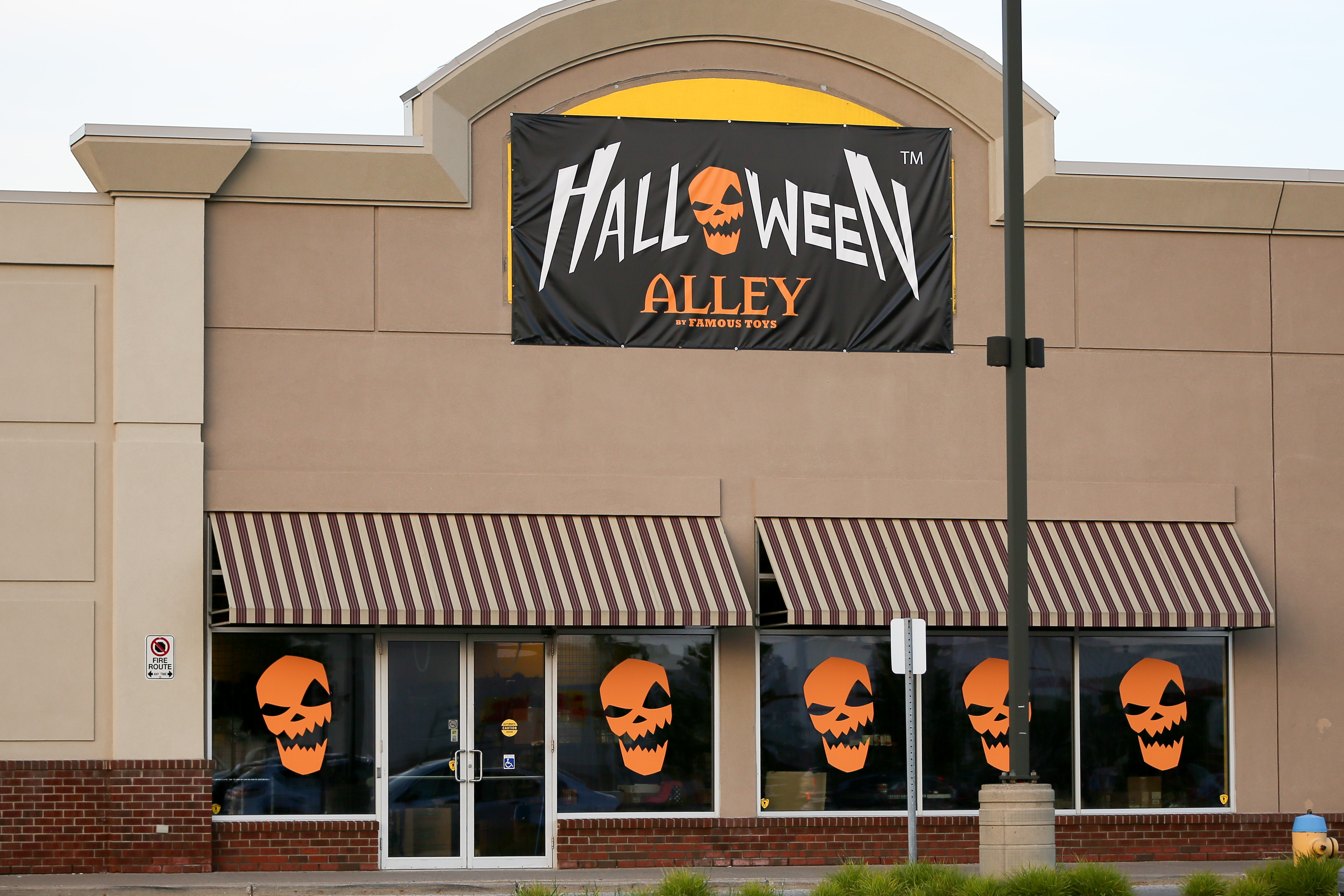 Boo! Windsor’s Halloween 2016 Stores windsoriteDOTca News windsor