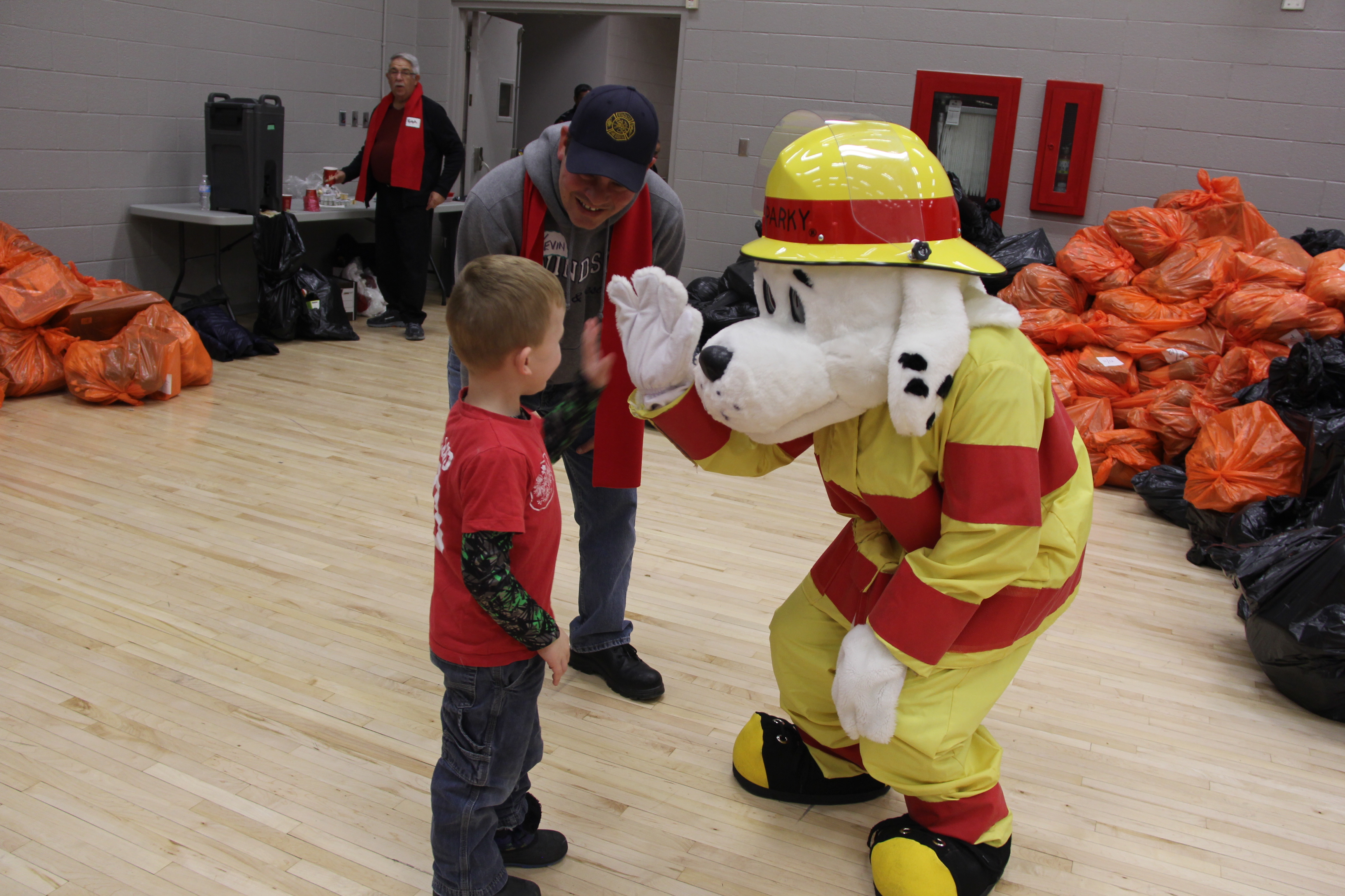 PHOTOS Sparky's Toy Drive Brings Smiles To Thousands windsoriteDOTca