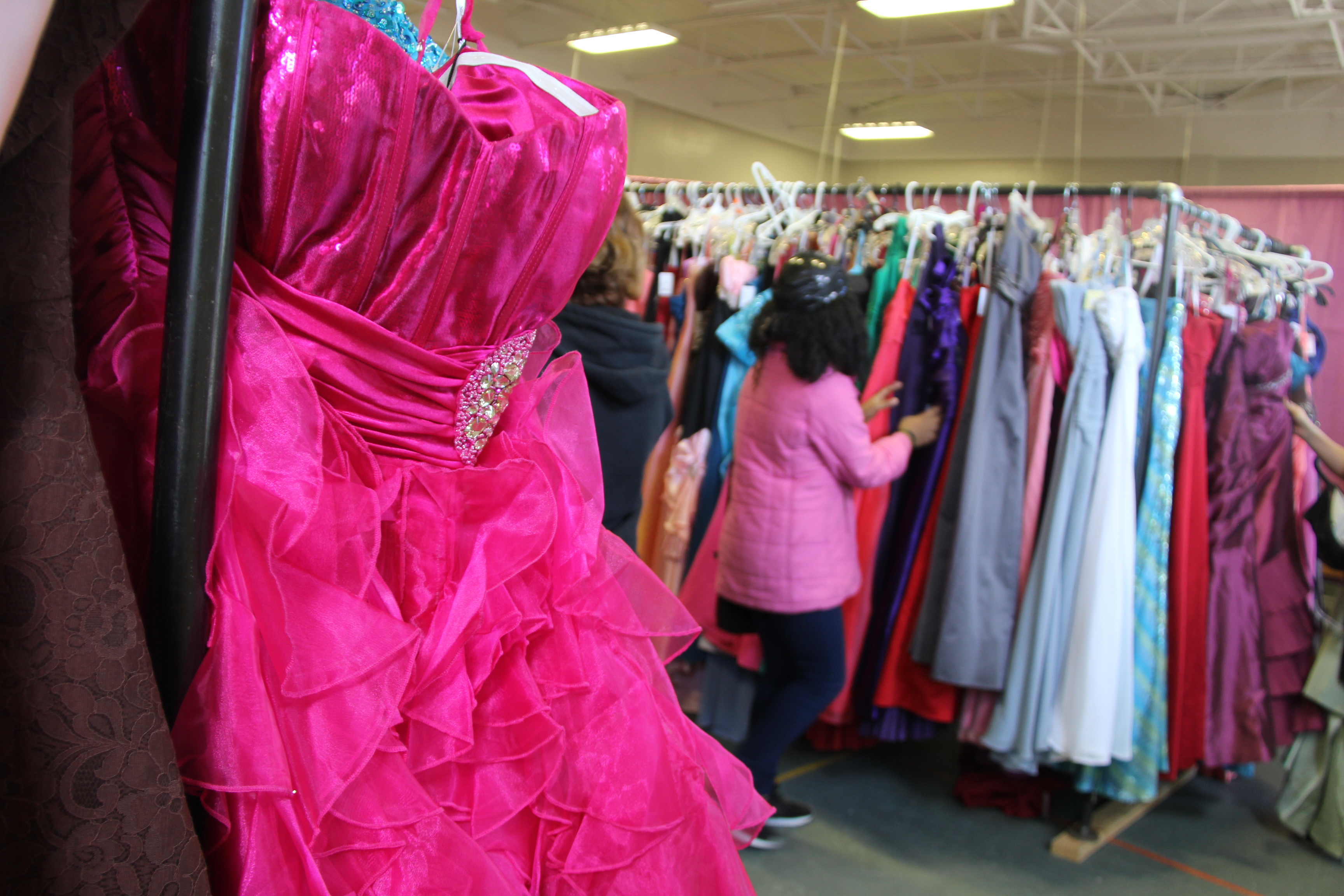 PHOTOS Annual Say Yes To The Dress At New Beginnings windsoriteDOTca News windsor ontario's