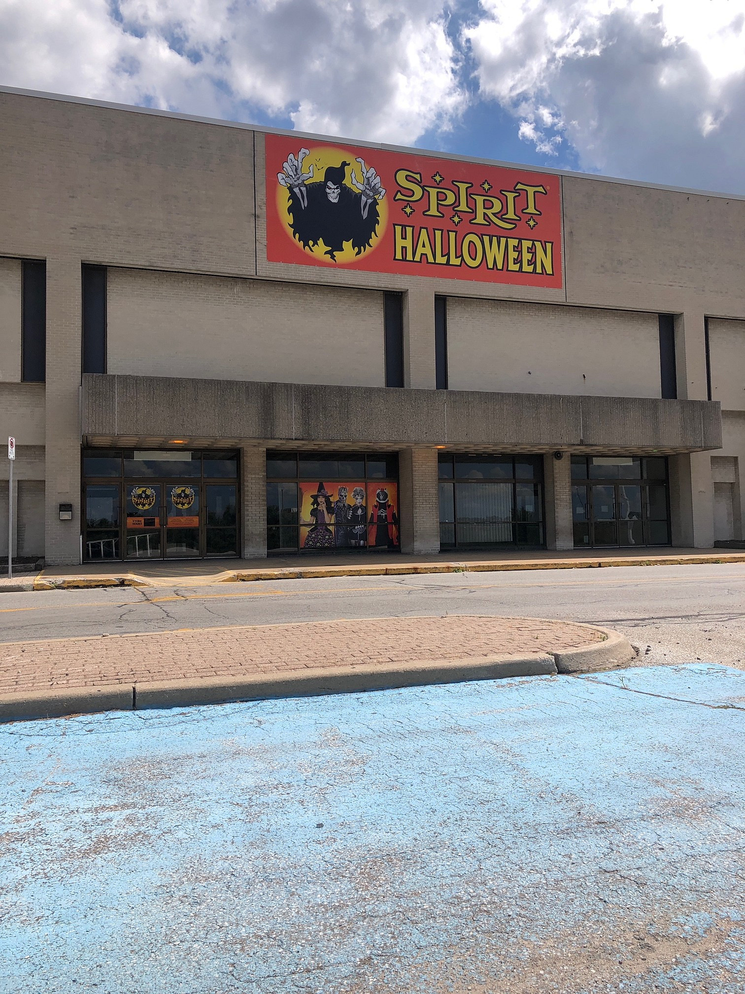 Spirit Halloween To Open At Devonshire Mall windsoriteDOTca News