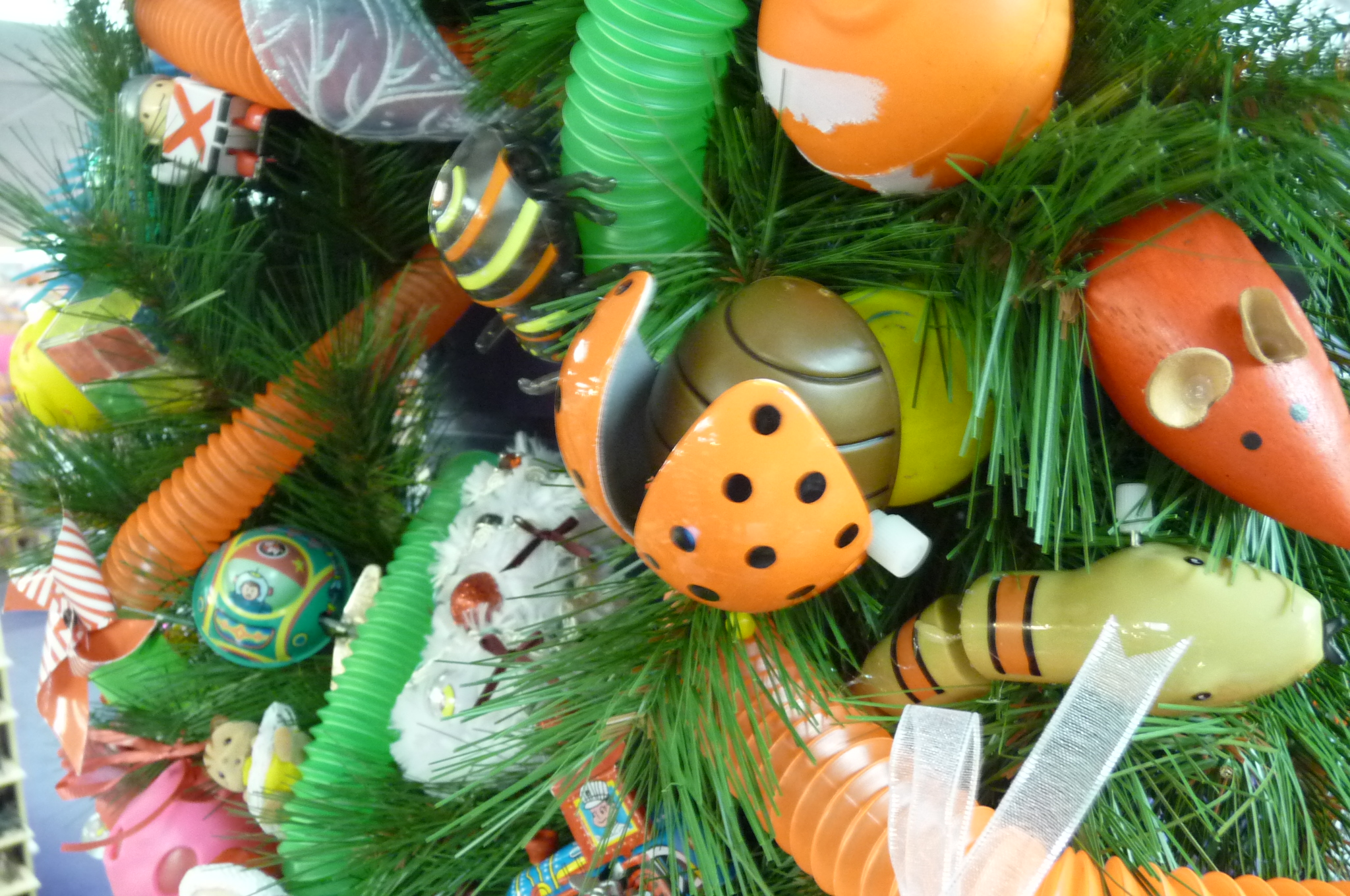 WUH Toy Wreath Wind Up Here