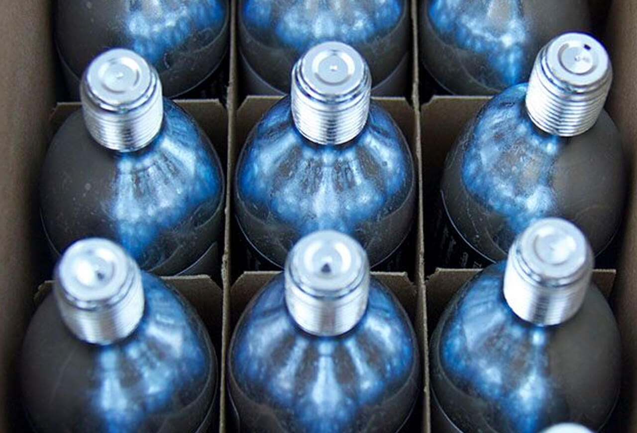 Wine Saver PRO the first multibottle, argonpowered wine serve