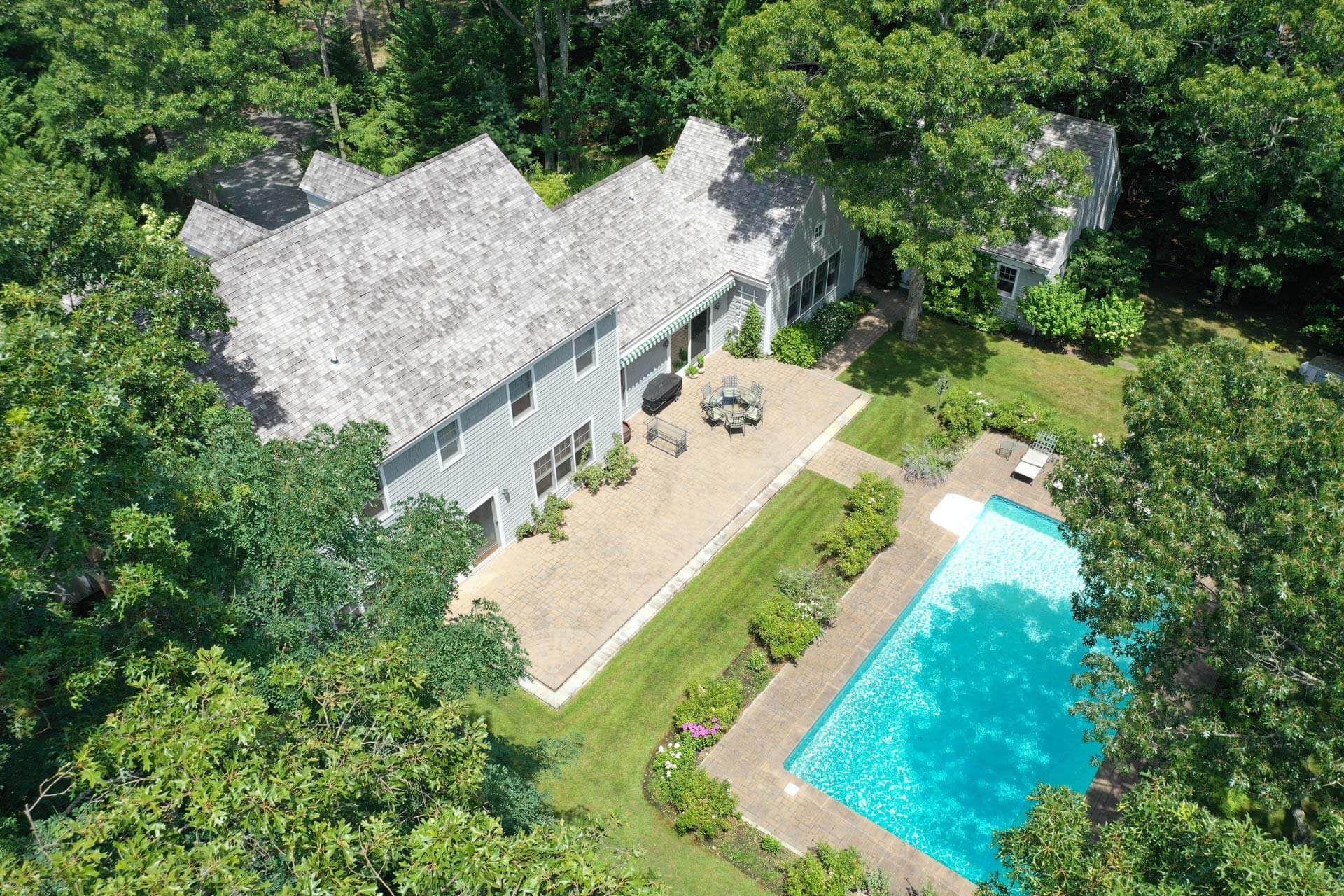 3 Barclay Court East Hampton New York WINES HAMPTONS