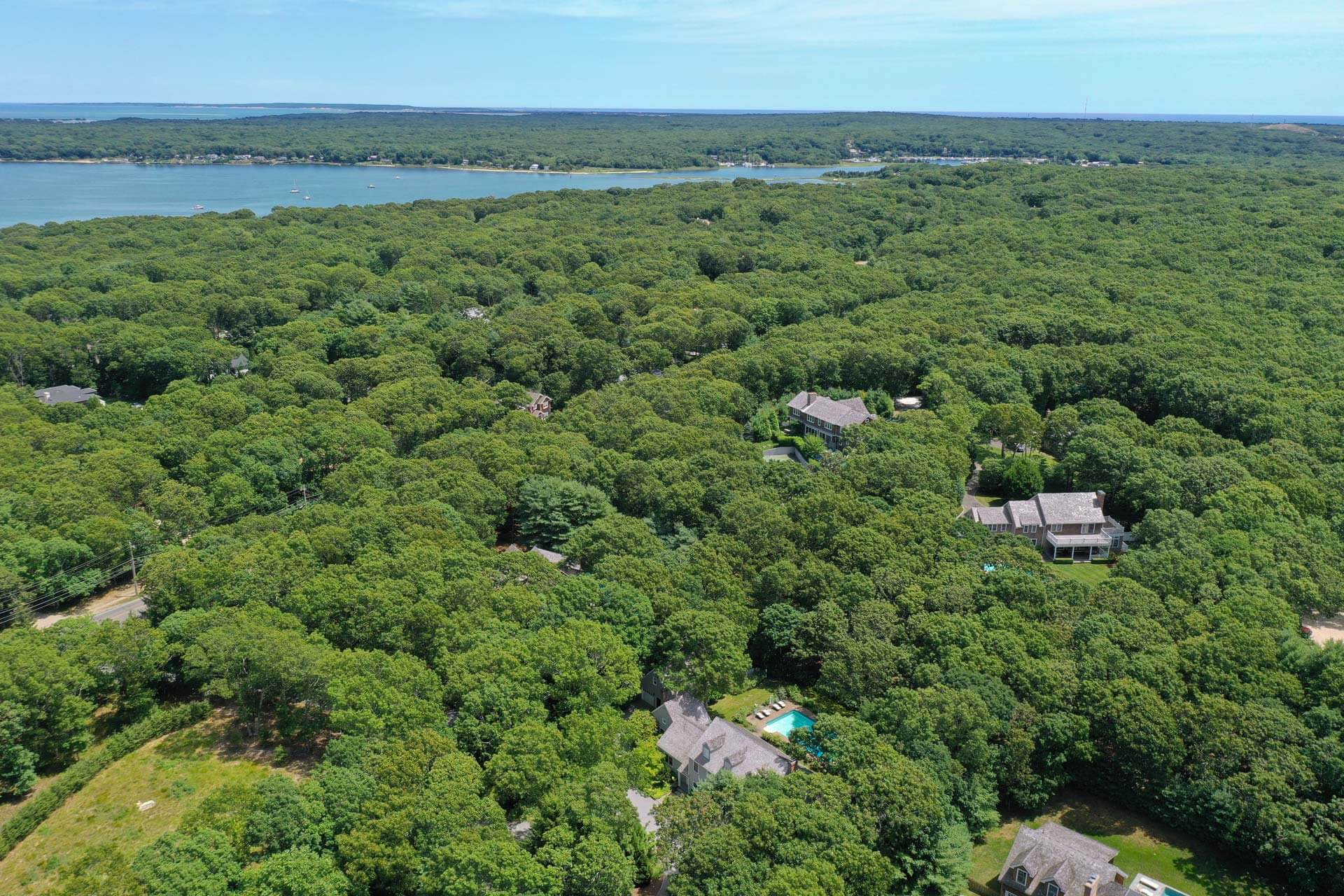 3 Barclay Court East Hampton New York WINES HAMPTONS