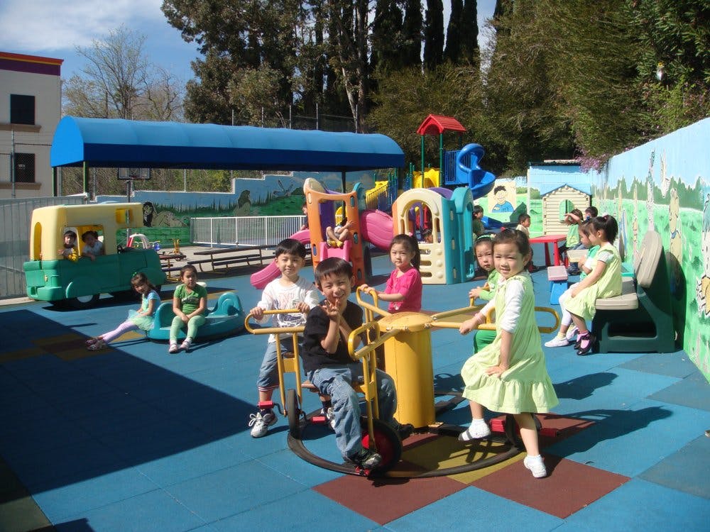Smart Montessori School Daycare in Los Angeles, CA Winnie
