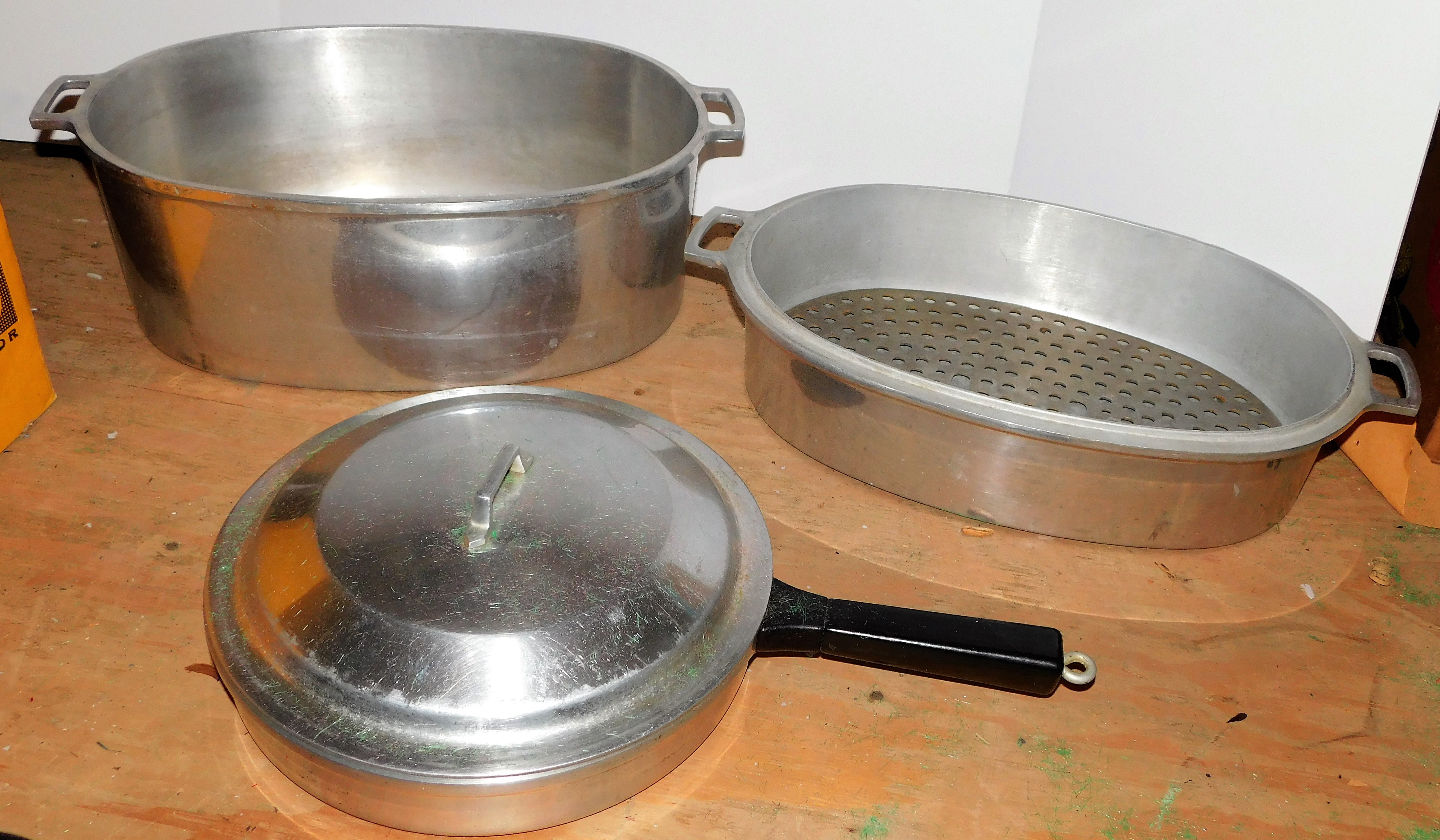 Lot Detail Miracle Maid Roaster without Lid, Round Frying Pan with