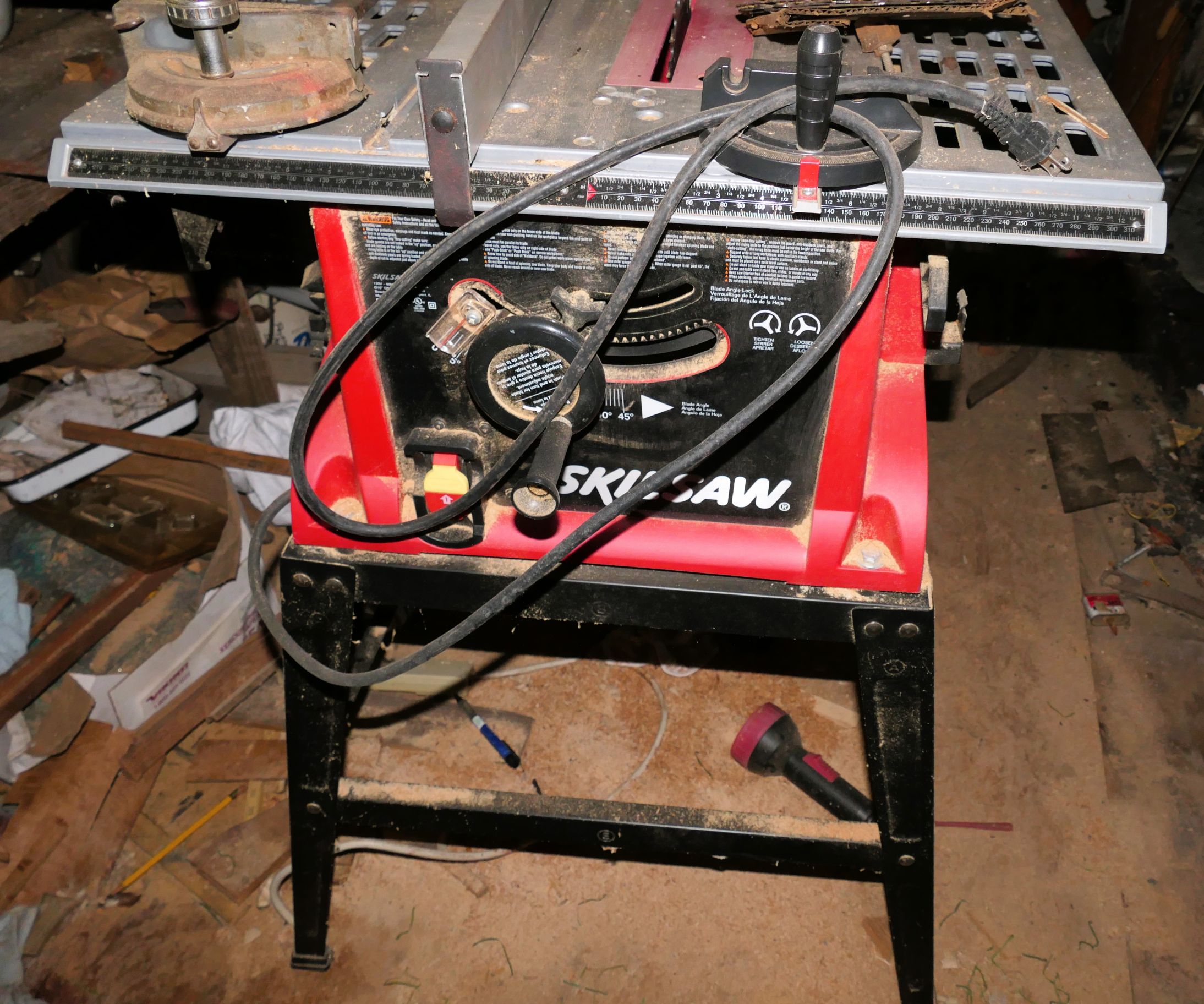 Lot Detail Skilsaw Table Saw with Extra Blades