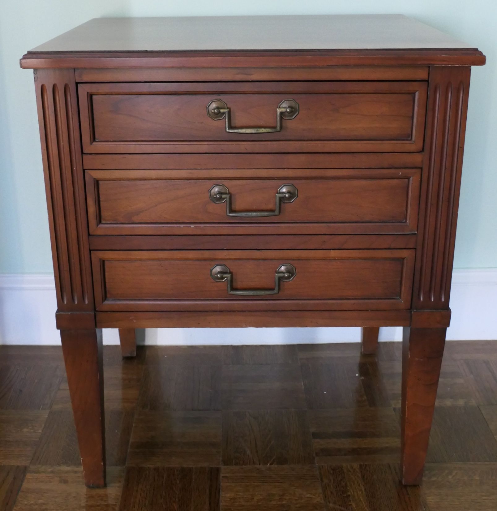 Lot Detail Heritage by Henredon 3 Drawer Night Stand Reeded Column