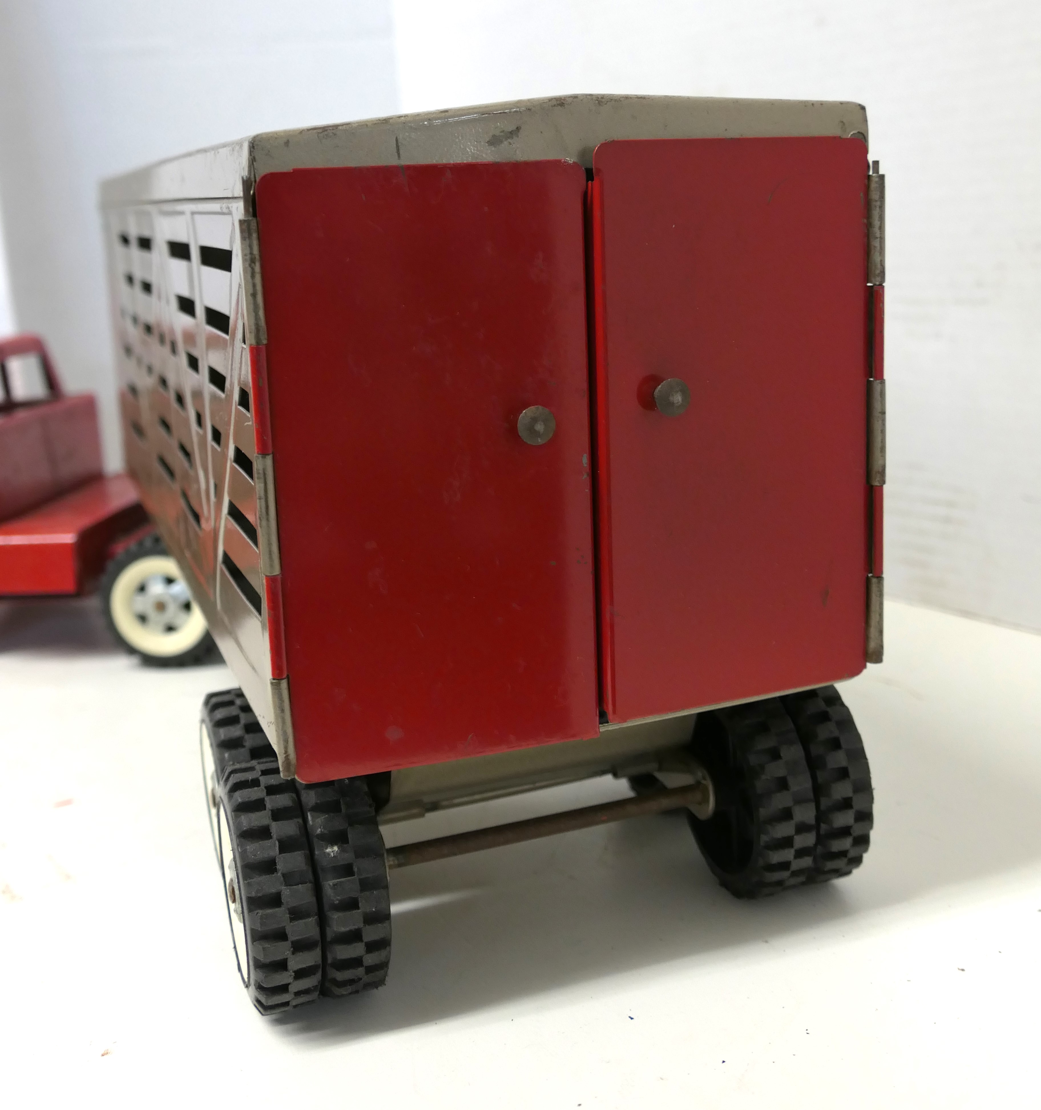 Lot Detail Structo Farms Structo Pressed Steel Cattle Hauling Truck