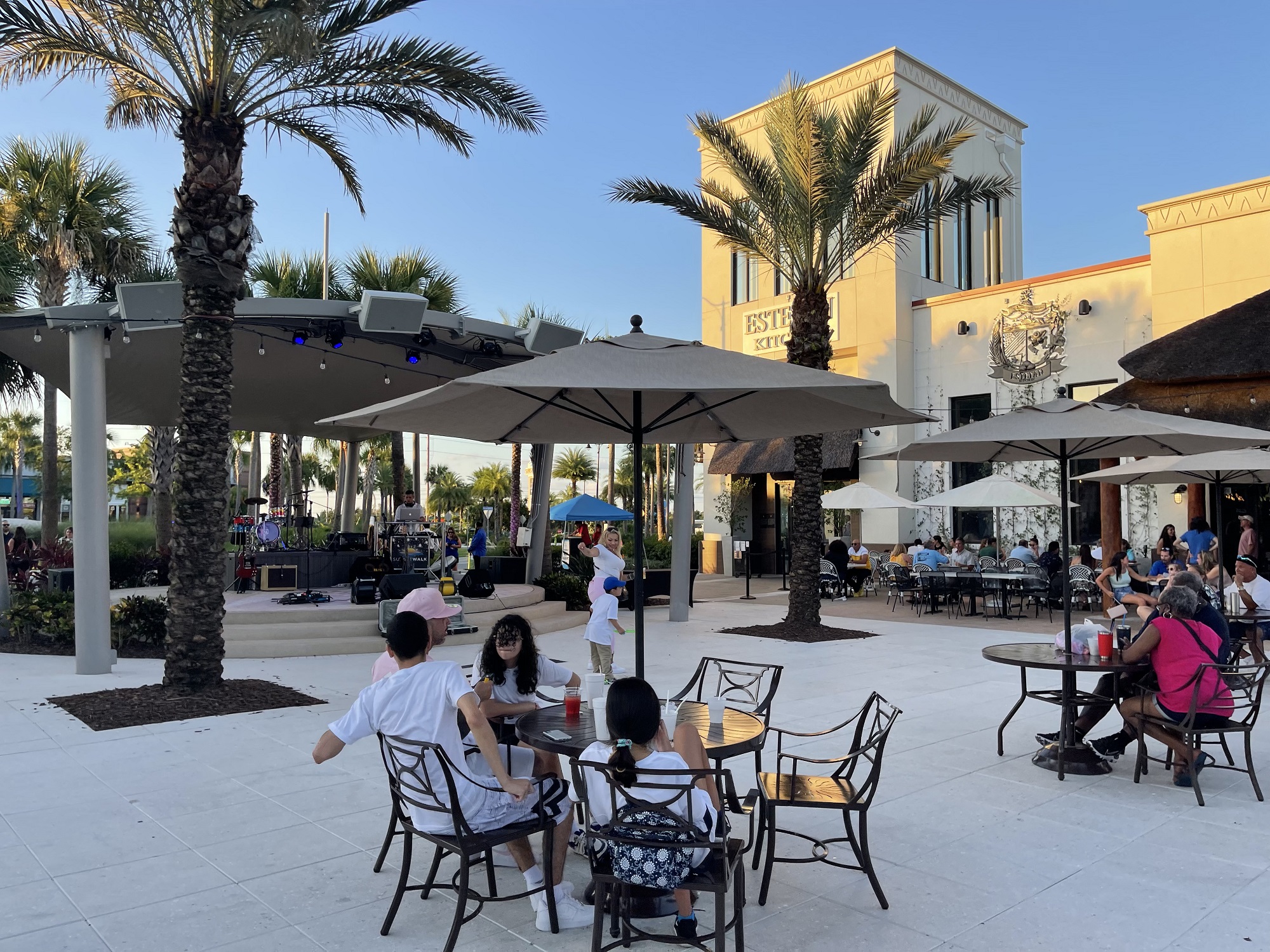 Promenade At Sunset Walk