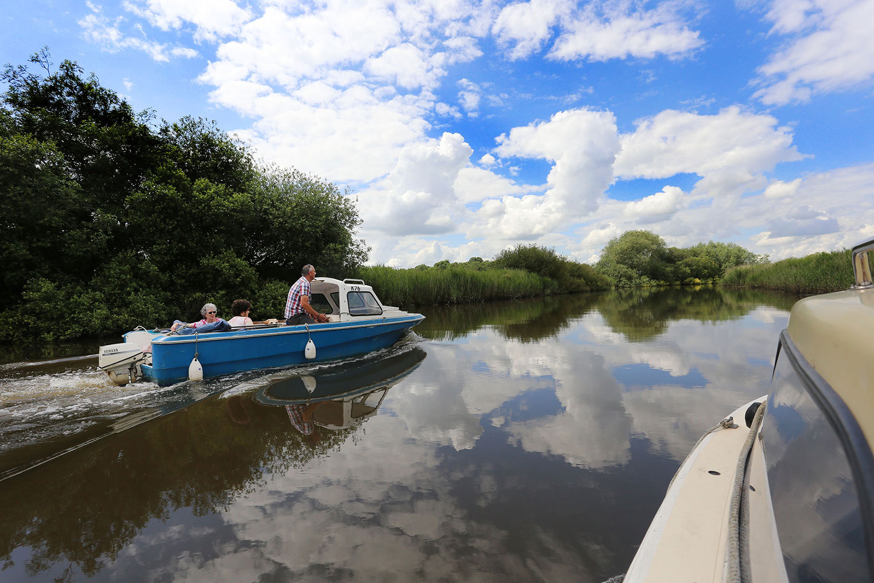 WintertononSea A dog friendly holiday resort. The village website.