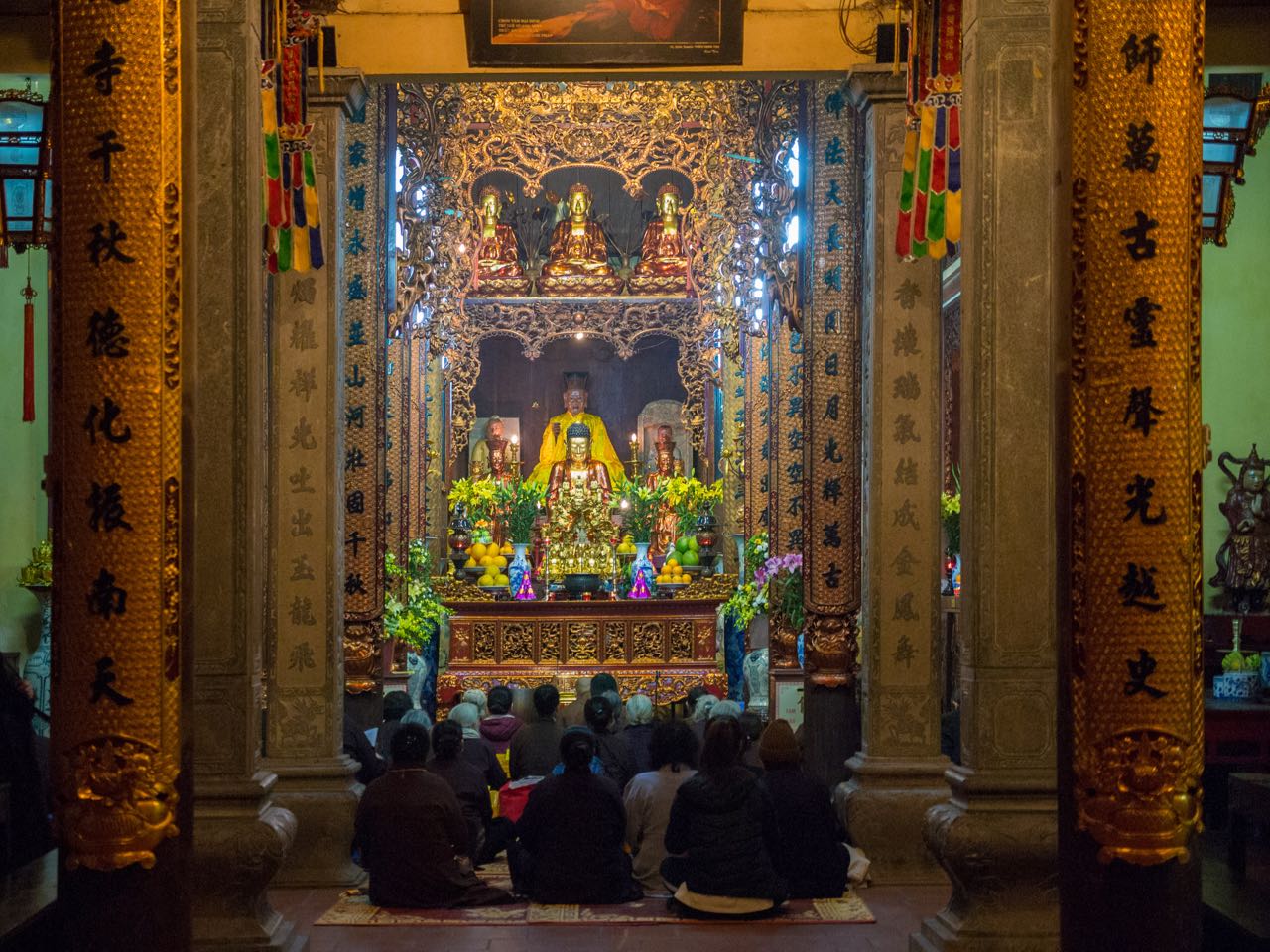 Buddhistischer Tempel in Hanoi Ben & Krissi