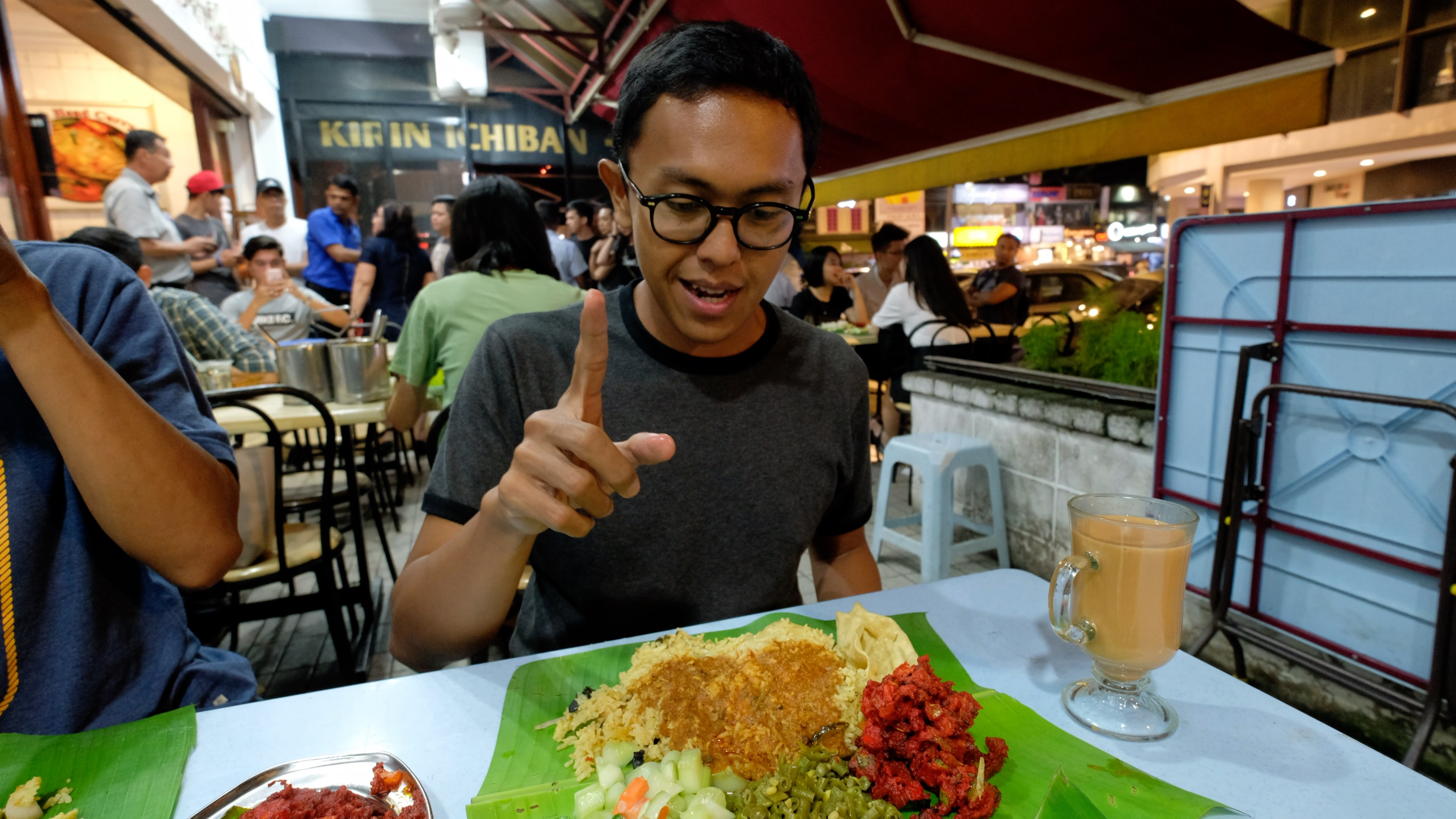 7 Tempat Makan Sedap di Kuala Lumpur Malaysia! ( plus cara terbang