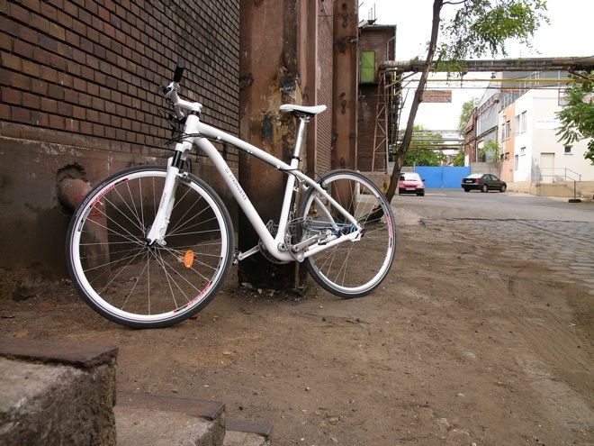 ストリングで動く、美しい自転車｜WIRED.jp