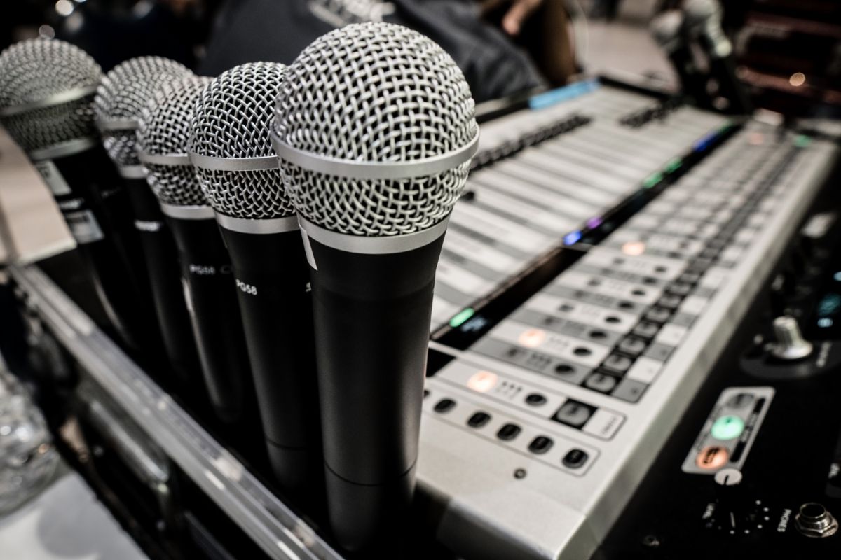 How To Record A Podcast With Multiple Mics
