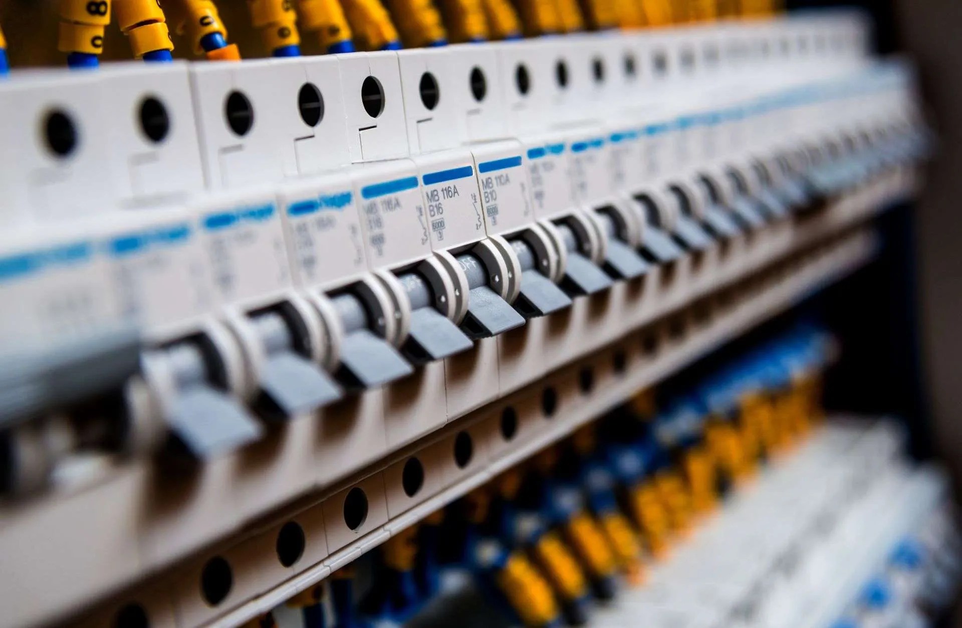 3 Phase PowerCost of Power Wire In Electrical ? {{ }}