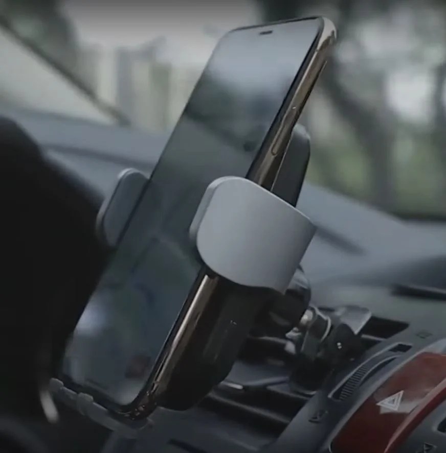 The Top 5 Wireless Charging Smartphone Holders for Cars
