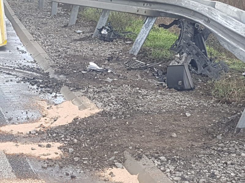 A 45Verkehrsunfall Pkw und Lkw zwischen Olpe und Freudenberg