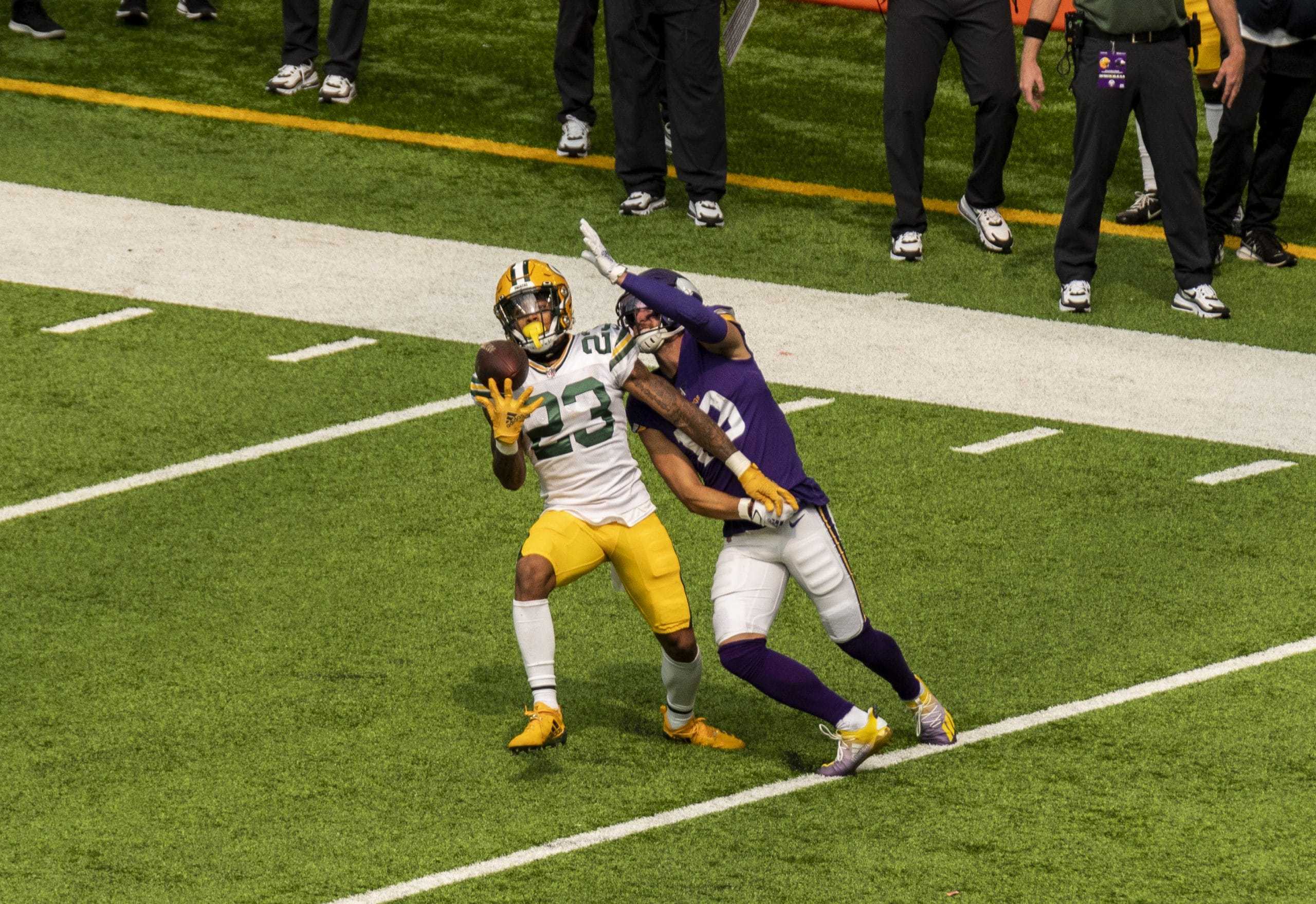 Defensive Players Should Be Added Onto Fantasy Football Rosters