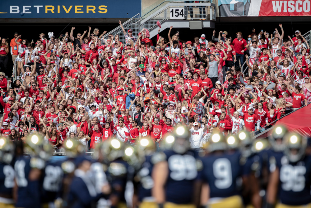 Wisconsin Badgers The Story Behind The "Jump Around" Tradition 25 Years Later