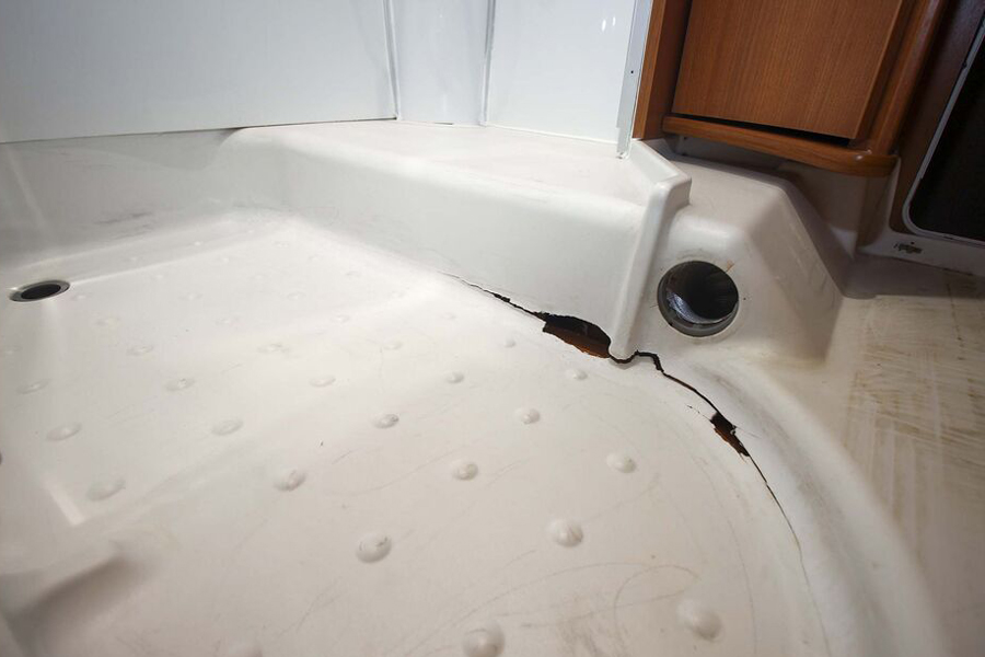 Shower tray repair by laminating Dethleffs Knowledgebase