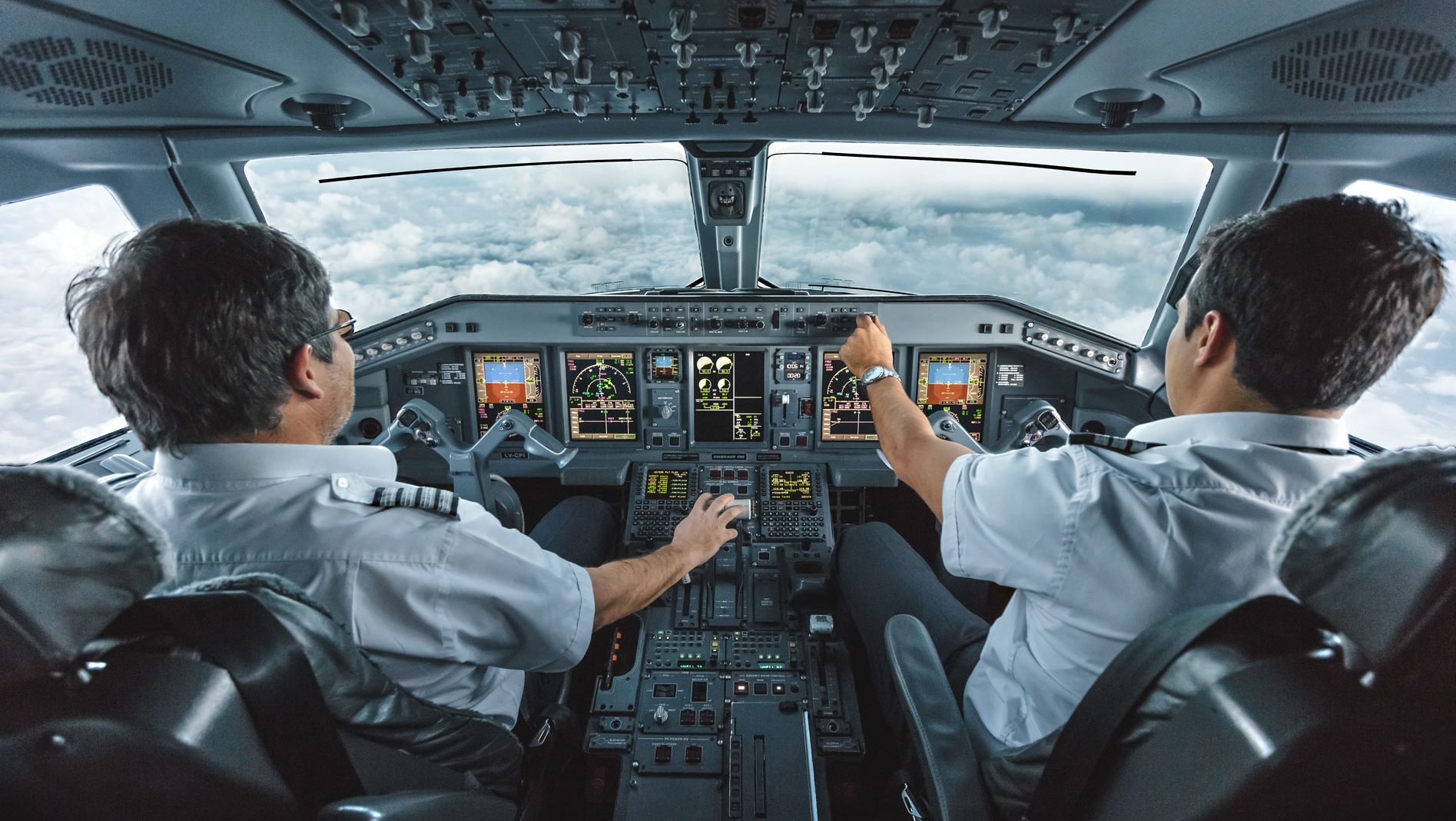 Commercial Pilots With.Tips