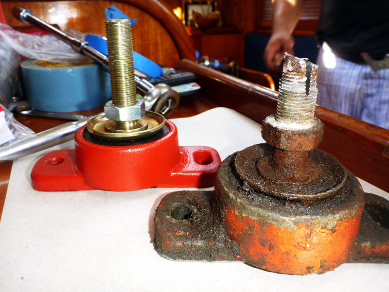 Before & After: Old engine mount and new freshly-painted mount