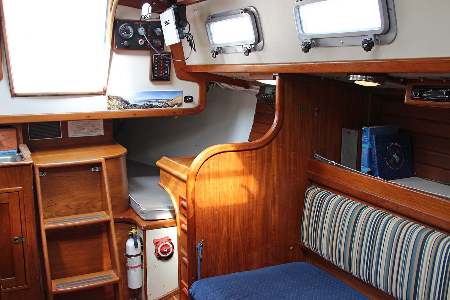 6 Interior View Quarterberth