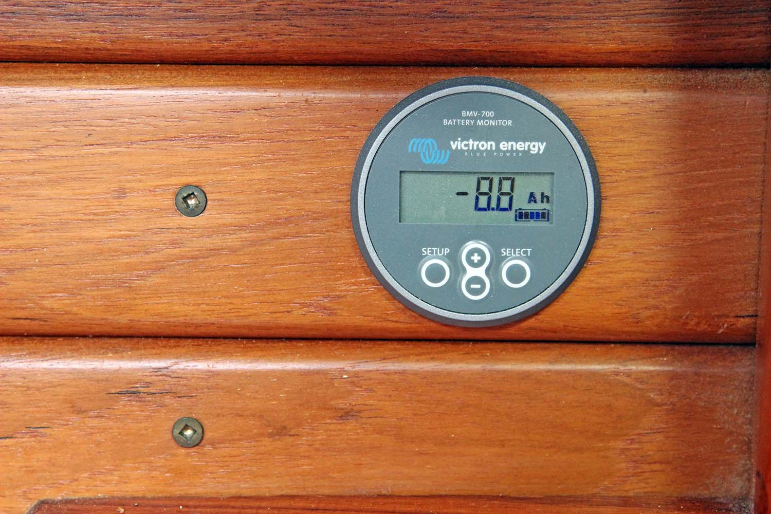 8 Victron Battery Monitor