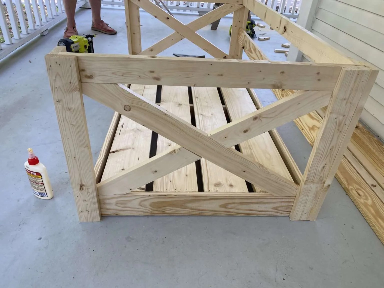 DIY Crib Mattress Porch Swing With the Blinks
