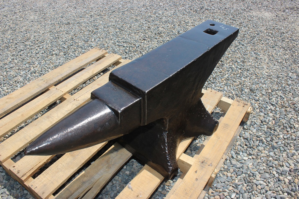 For Sale. 598 Pound London Pattern Anvil Wizard's &