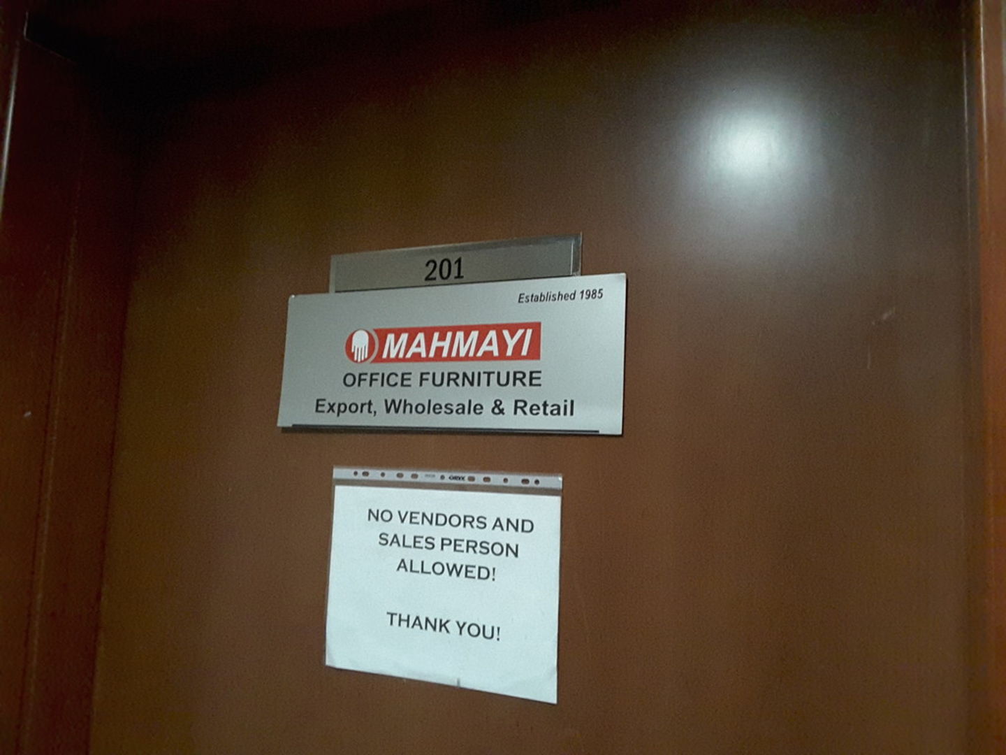 Mahmayi Office Furniture(Office Furniture, Plants & Décor) in Al Karama