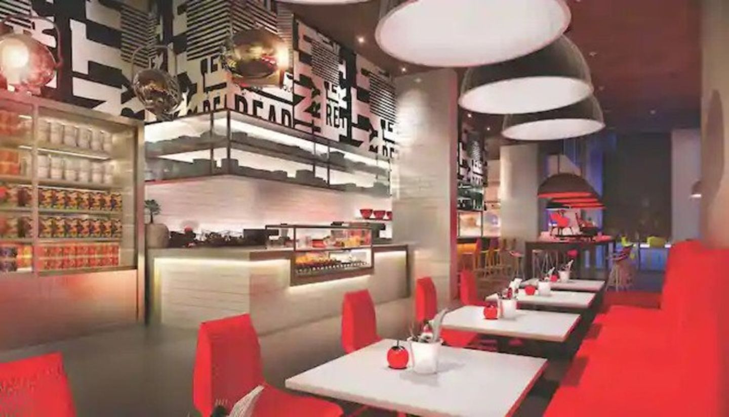 Oui Bar(Restaurants & Bars) in Dubai Silicon Oasis (Nadd Hessa), Dubai