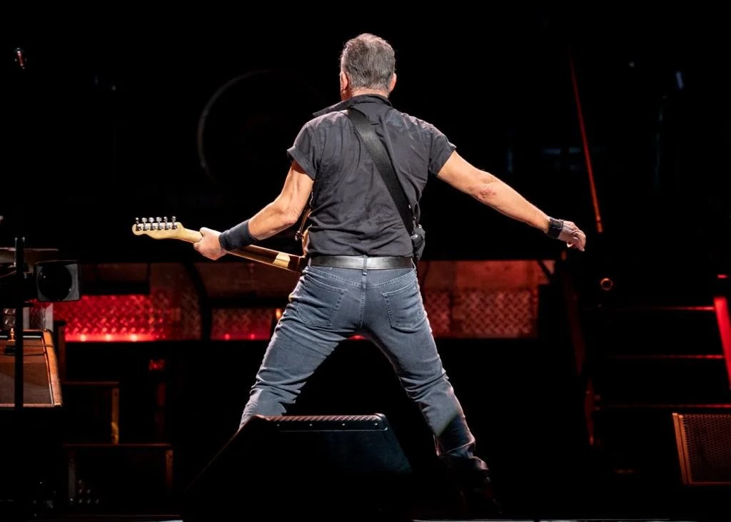 16 Best Classic Rock Songs to Hear at Jersey Shore Beach Bars