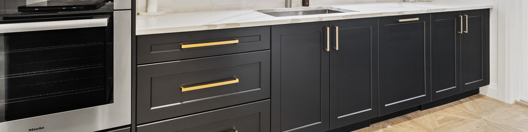 HighEnd Custom Kitchen by Linda McLean William Ohs