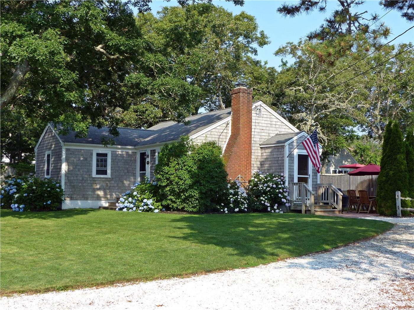 Harwich Vacation Rental home in Cape Cod MA 02646, 5/10 mile to Neel Rd