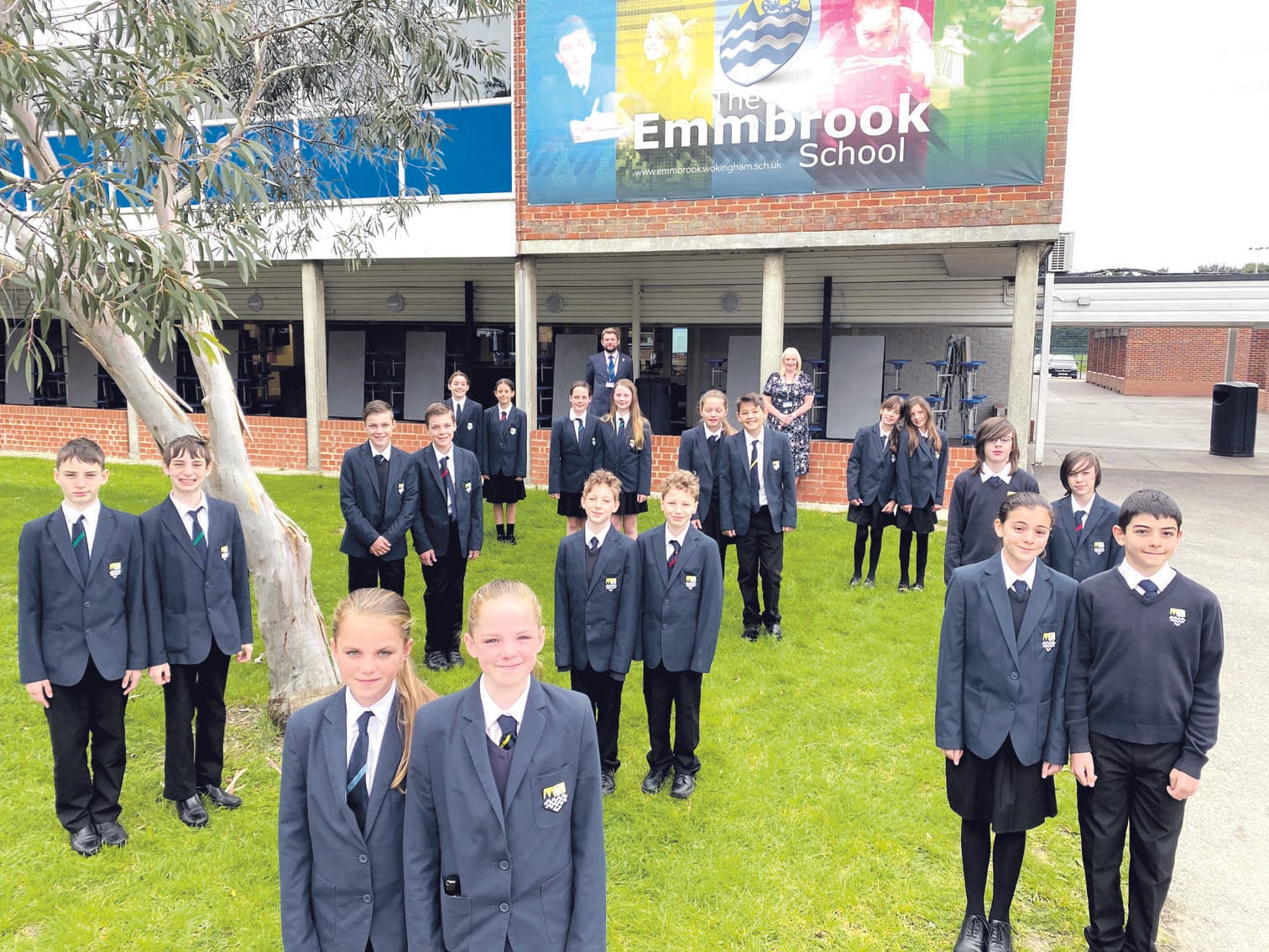 Seeing double Ten pairs of twins join The Emmbrook School Wokingham