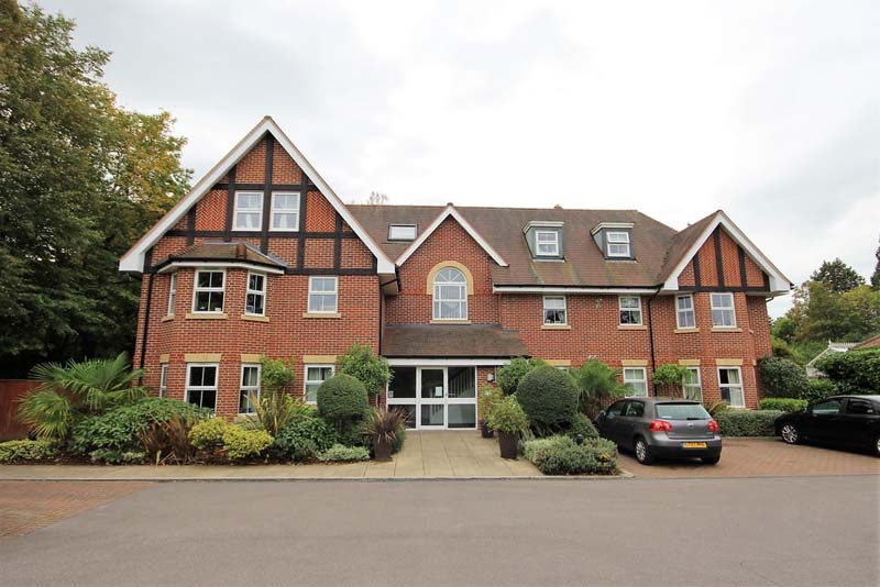 Twobedroom apartment for sale in one of Wokingham’s most soughtafter