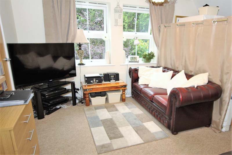Twobedroom apartment for sale in one of Wokingham’s most soughtafter
