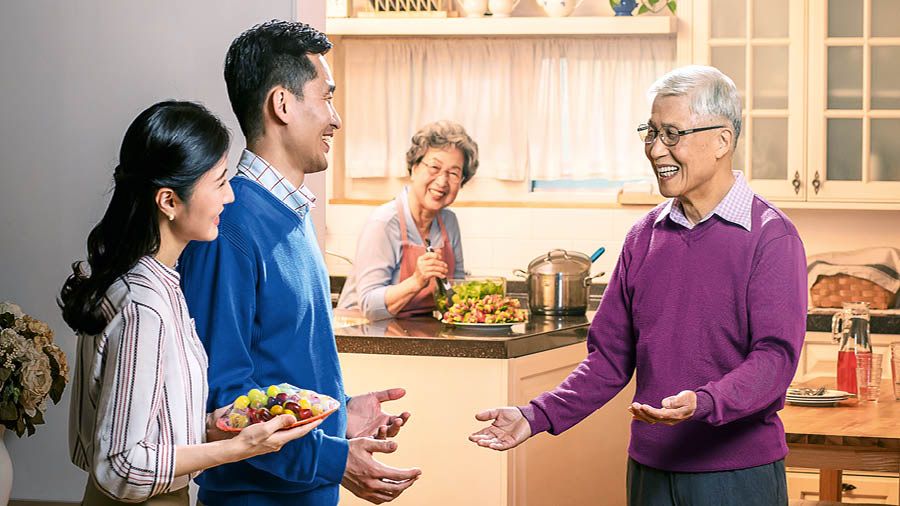 Tinder Match. Chat. Meet. Modern Dating.